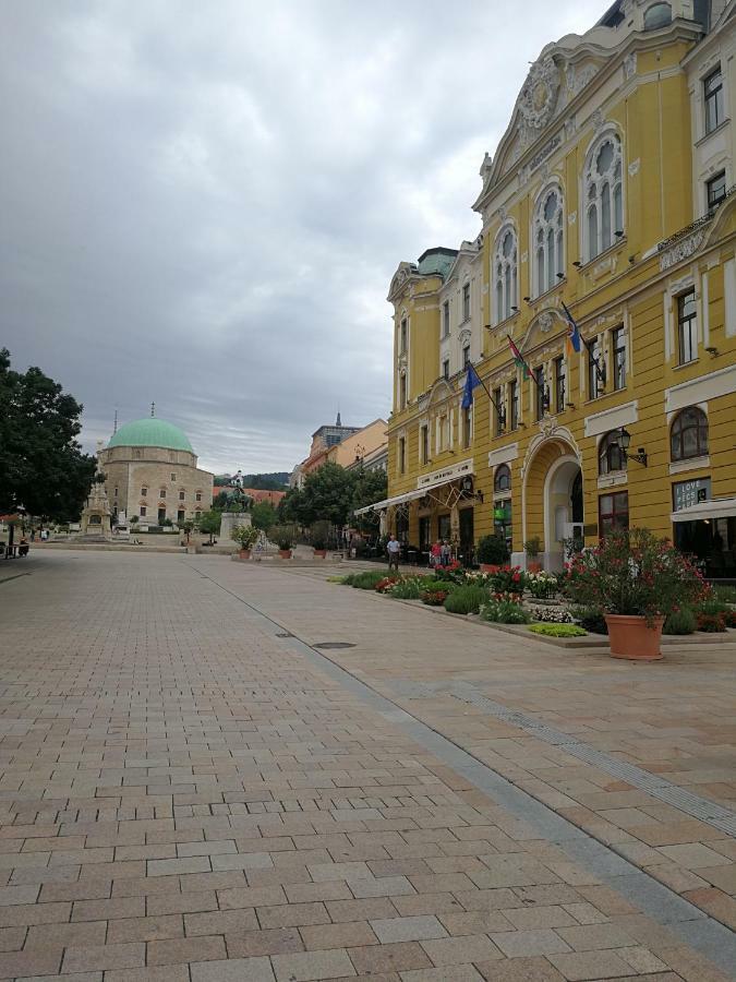 Centrum11 Pécs Exterior photo